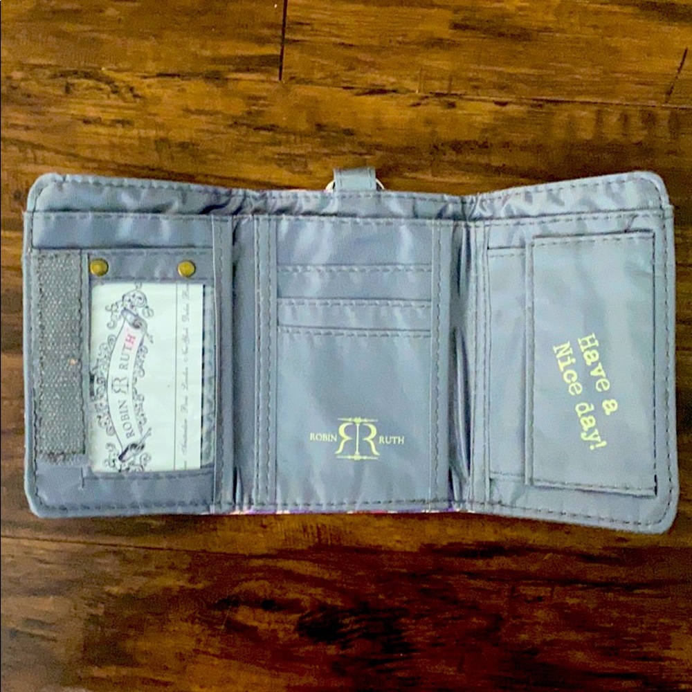 Robin Ruth Wallet with Keychain - Picture 3 of 4